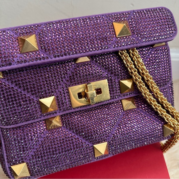 🎀SOLD🎀NWT💯% Auth Valentino Garavani Roman Stud Crystal Leather Bag - Picture 2 of 10